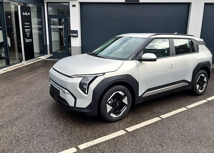 Zunanja slika - KIA EV3 - 58.3 kWh baterija. 150 kW  204 KM  Star - 1