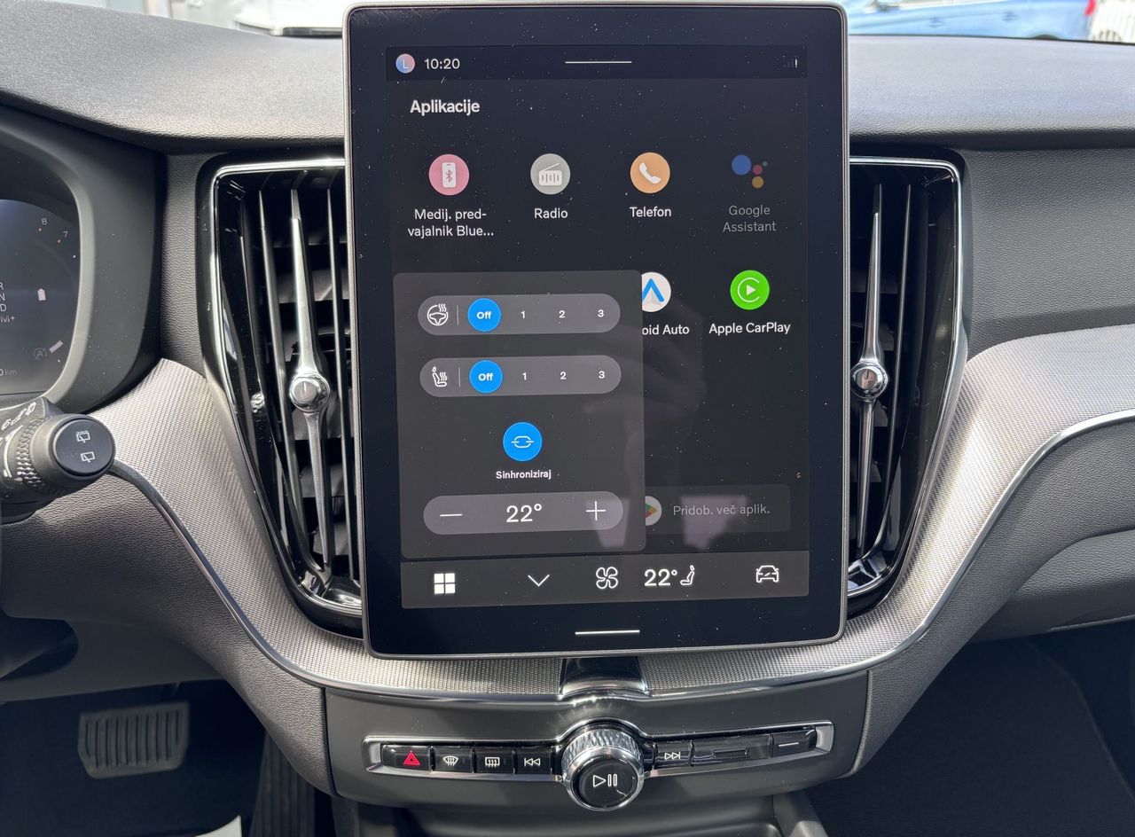 Zunanja slika - Volvo XC60 - B5P  Core AT AWD 3 leta garancije + 3 servisi - 16