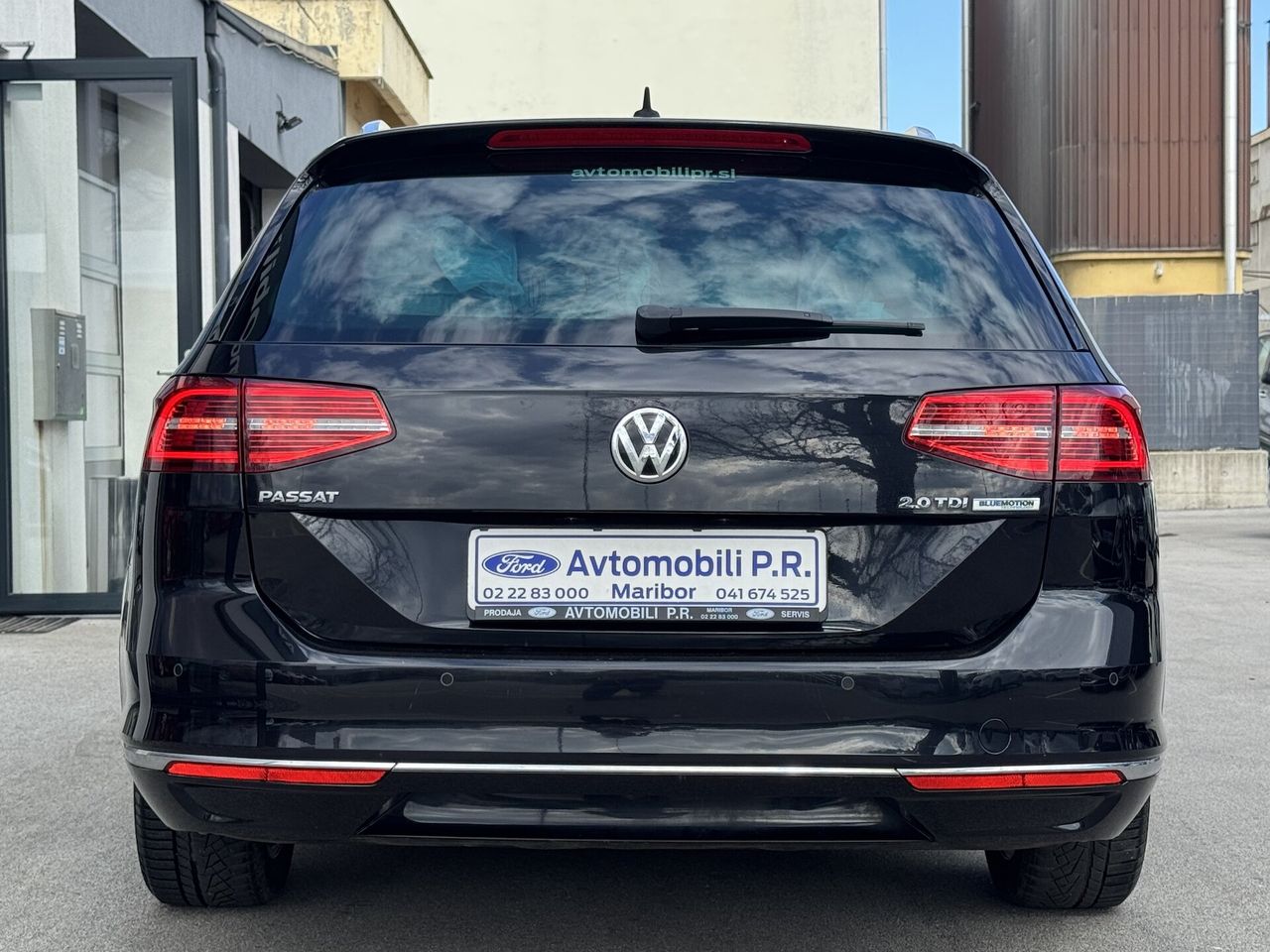 Zunanja slika - VW Passat Variant - 2.0 TDI BMT HIGHLINE 150KM PANORAMA VL.KLJUKA ACC - 19