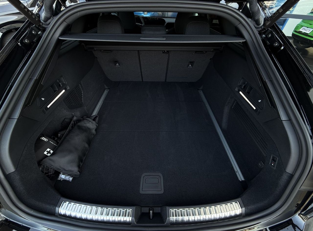 Zunanja slika - Audi A6 - Avant 40 TDI Quattro  S-Line  Matrix  Kljuka - 10