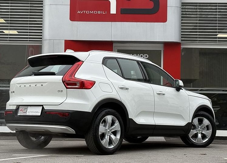 Zunanja slika - Volvo XC40 - D3 Momentum 1. LASTNIK - 5
