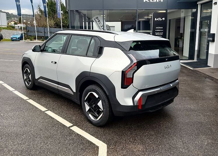 Zunanja slika - KIA EV3 - 58.3 kWh baterija. 150 kW  204 KM  Star - 3