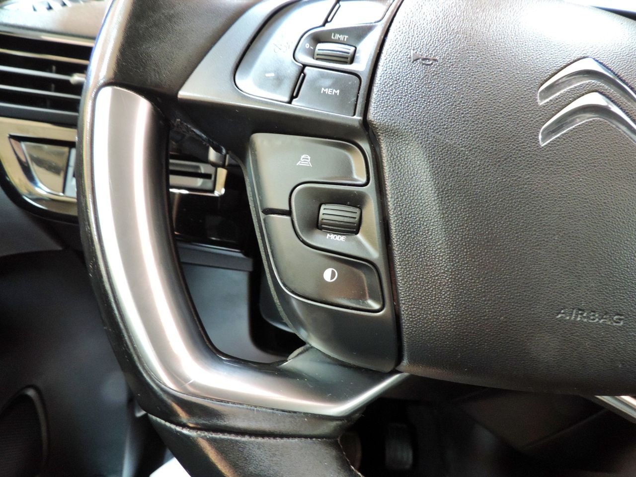 Zunanja slika - Citroën C4 - Shine BlueHDi 130 EAT8 ACC-KAMERA-7.SEDEŽEV - 7