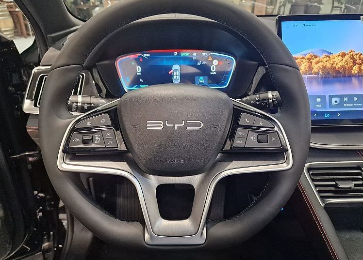 Zunanja slika - BYD SEAL U - DM-i DESIGN AWD PHEV 238kW  skupni doseg 870 km - 10