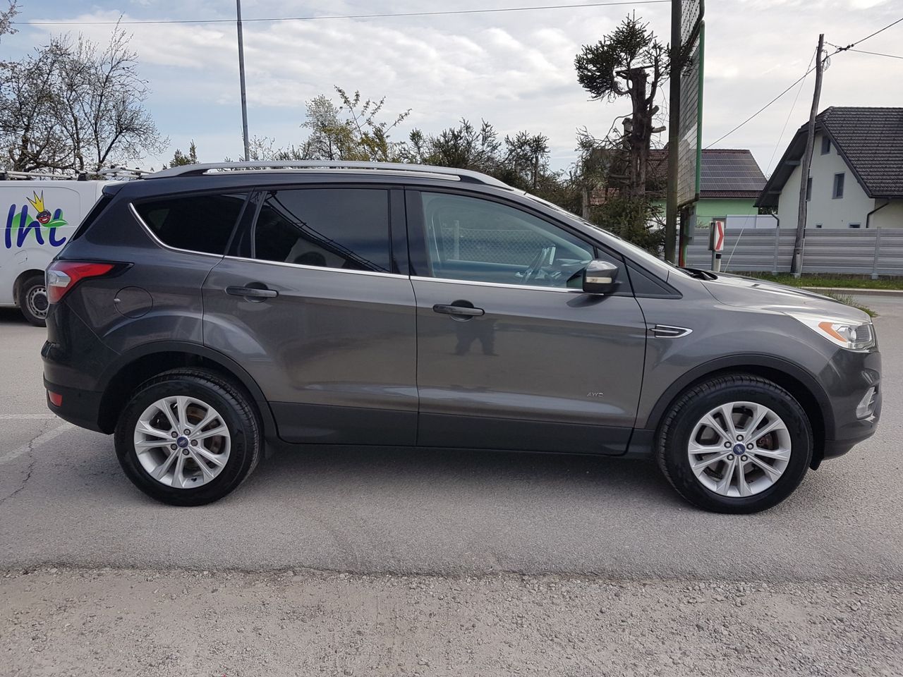 Zunanja slika - Ford Kuga - 4x4 2,0 TDCi Titanium Powershift - 5