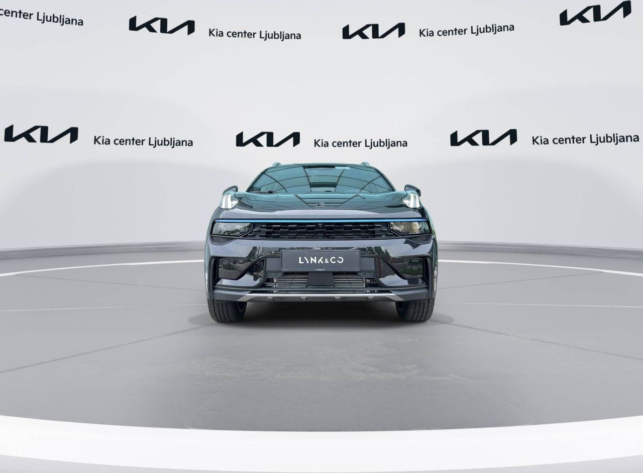 Zunanja slika - Lynk & Co 01 - More 2025 Priključni hibrid - 2