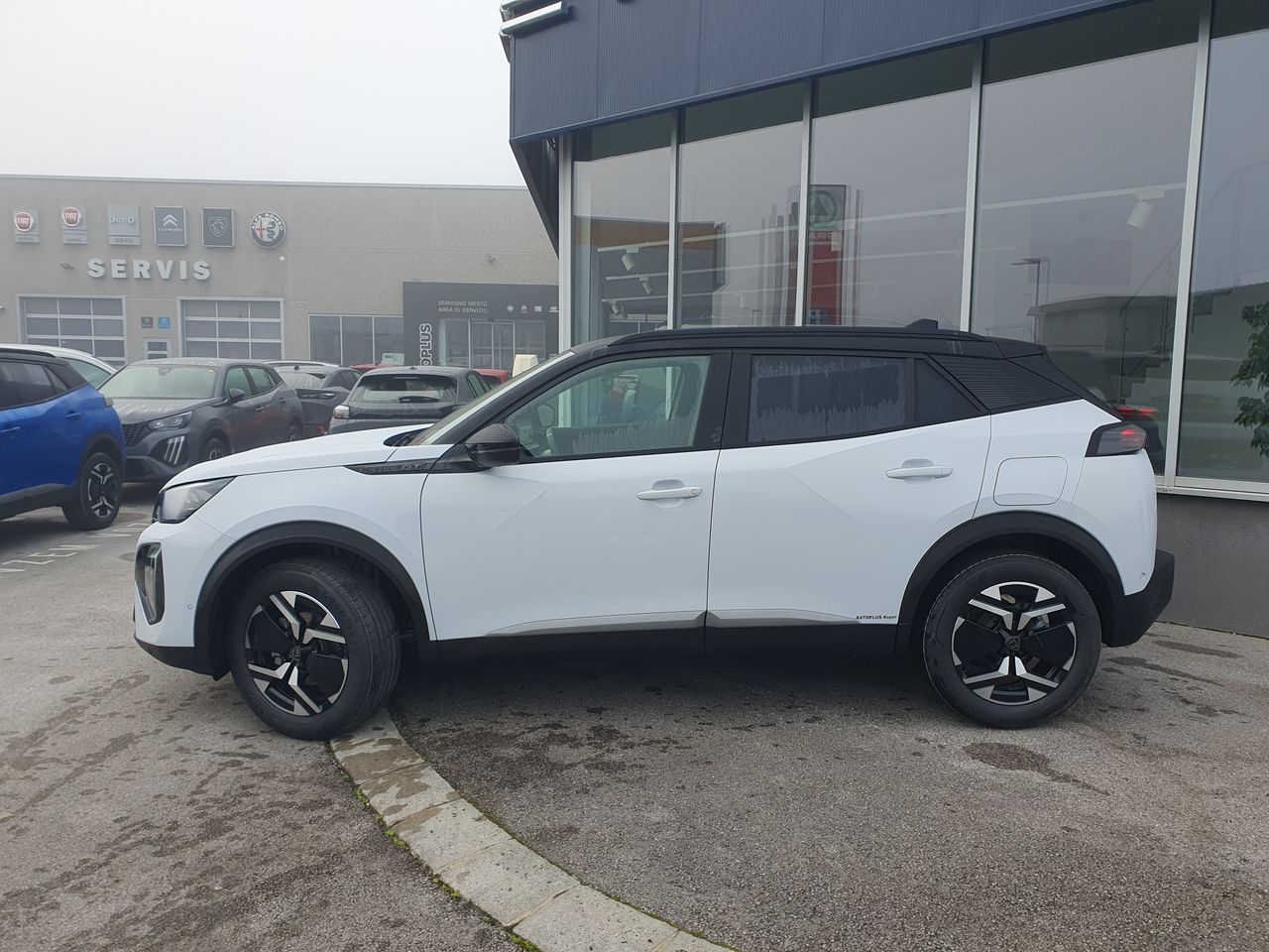 Zunanja slika - Peugeot 2008 - GT HIBRID 145 - PANORAMA - NA ZALOGI - 11