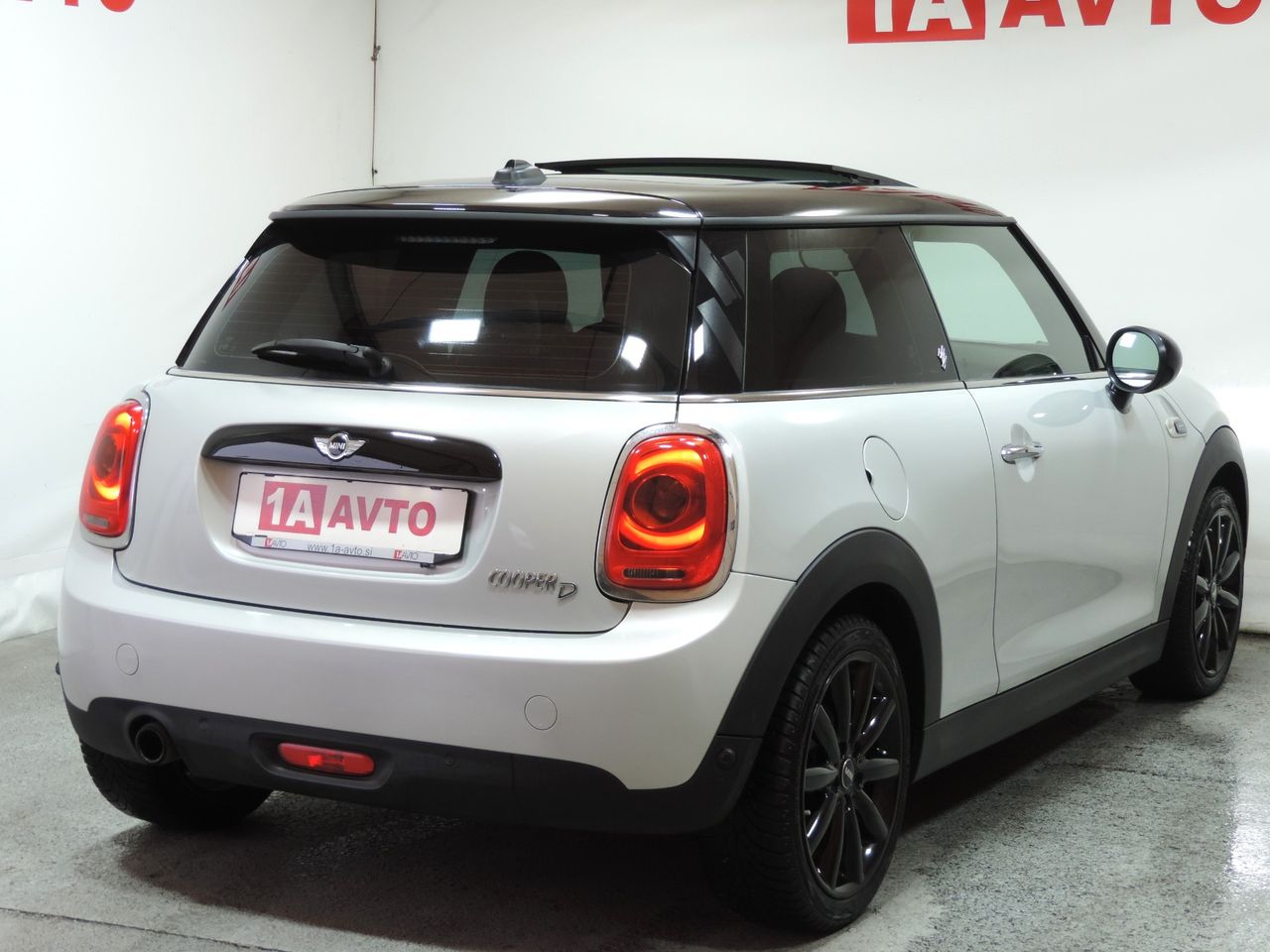 Zunanja slika - MINI Cooper - D 116 Avt. PANORAMA-LED-AVT. KLIMA-DELNO USNJE.. - 5