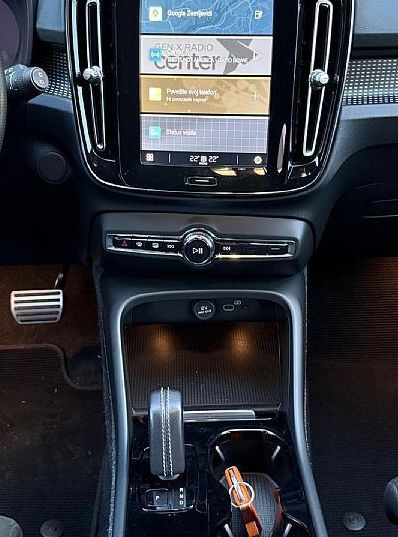 Zunanja slika - Volvo XC40 - BEV AWD R-DESIGN - 9