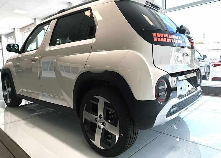 Zunanja slika - Hyundai Inster - 84 KW 49KWH PREMIUM-WINTER-17COL-GRETJE BAT.-VIDEO - 11