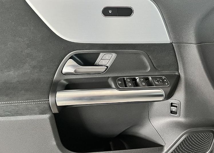 Zunanja slika - Mercedes-Benz GLA-Razred - 180 EDITION AMG ... na zaloga... - 8