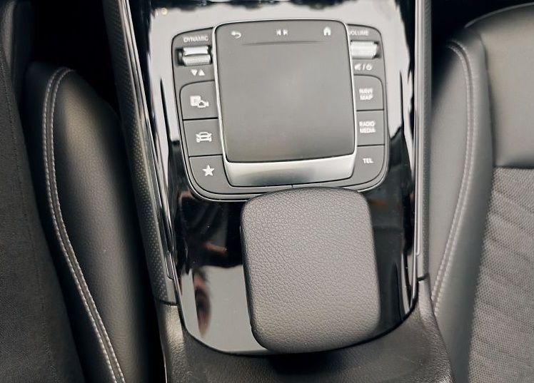 Zunanja slika - Mercedes-Benz GLB-Razred - 220 D URBAN-PANORAMA-VLEČ.KLJUKA-DAB-KAMERA-VIDEO - 11