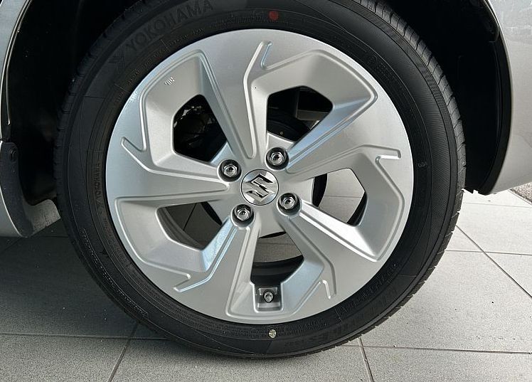 Zunanja slika - Suzuki Swift - 1.2 HIBRID PREMIUM - 12