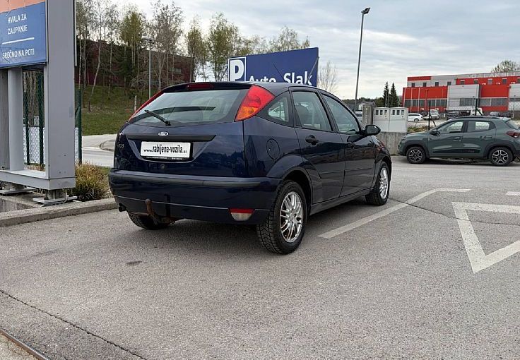 Zunanja slika - Ford Focus - 1.6 16V Comfort ZELO LEPO OHRANJEN - 6