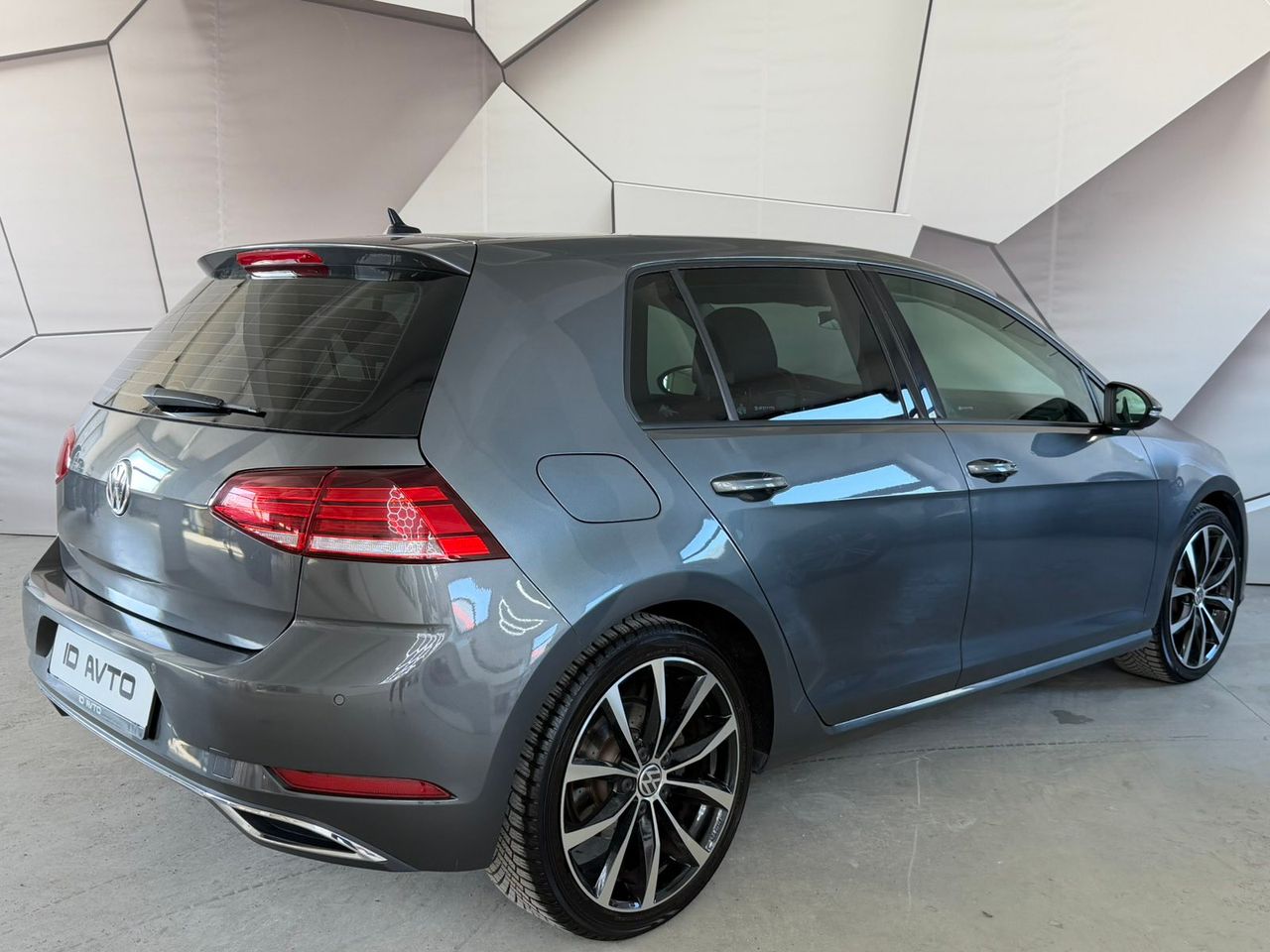 Zunanja slika - VW Golf - 2,0 TDI BMT 40 let - 5