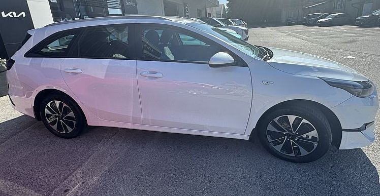 Zunanja slika - KIA Ceed - SW 1.5 T-GDi LX Champion ISG MT - 2