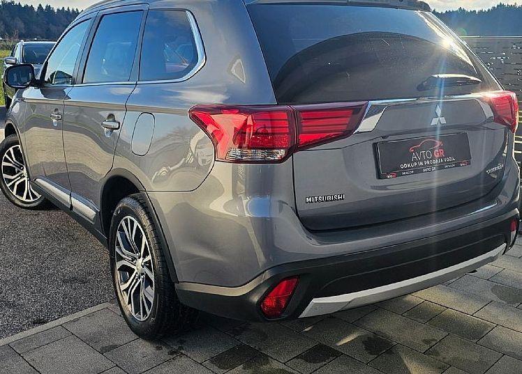 Zunanja slika - Mitsubishi Outlander - 2.2 DI-D -AUT-4WD INSTYLE+ 7 sed.-LED NAVI-KAMERA- - 12