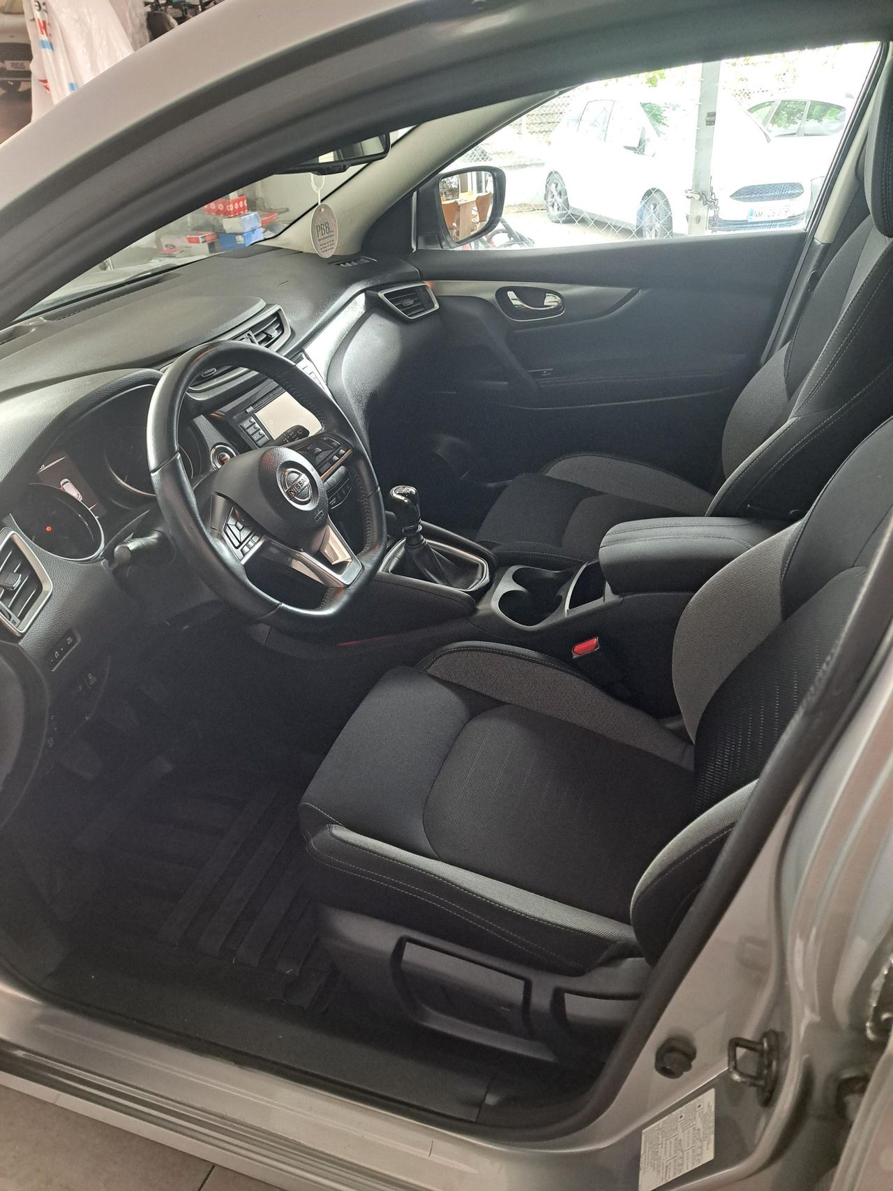Notranja slika - Nissan Qashqai - 4WD 1,6 dCi Tekna - 6