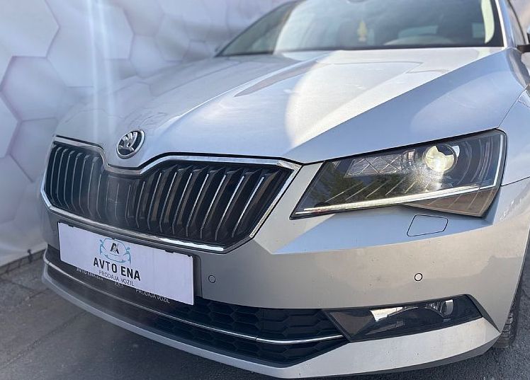 Zunanja slika - Škoda Superb - Combi 2.0 TDI DSG - LED - PANORAMA - NAVI - GRETJE - 2