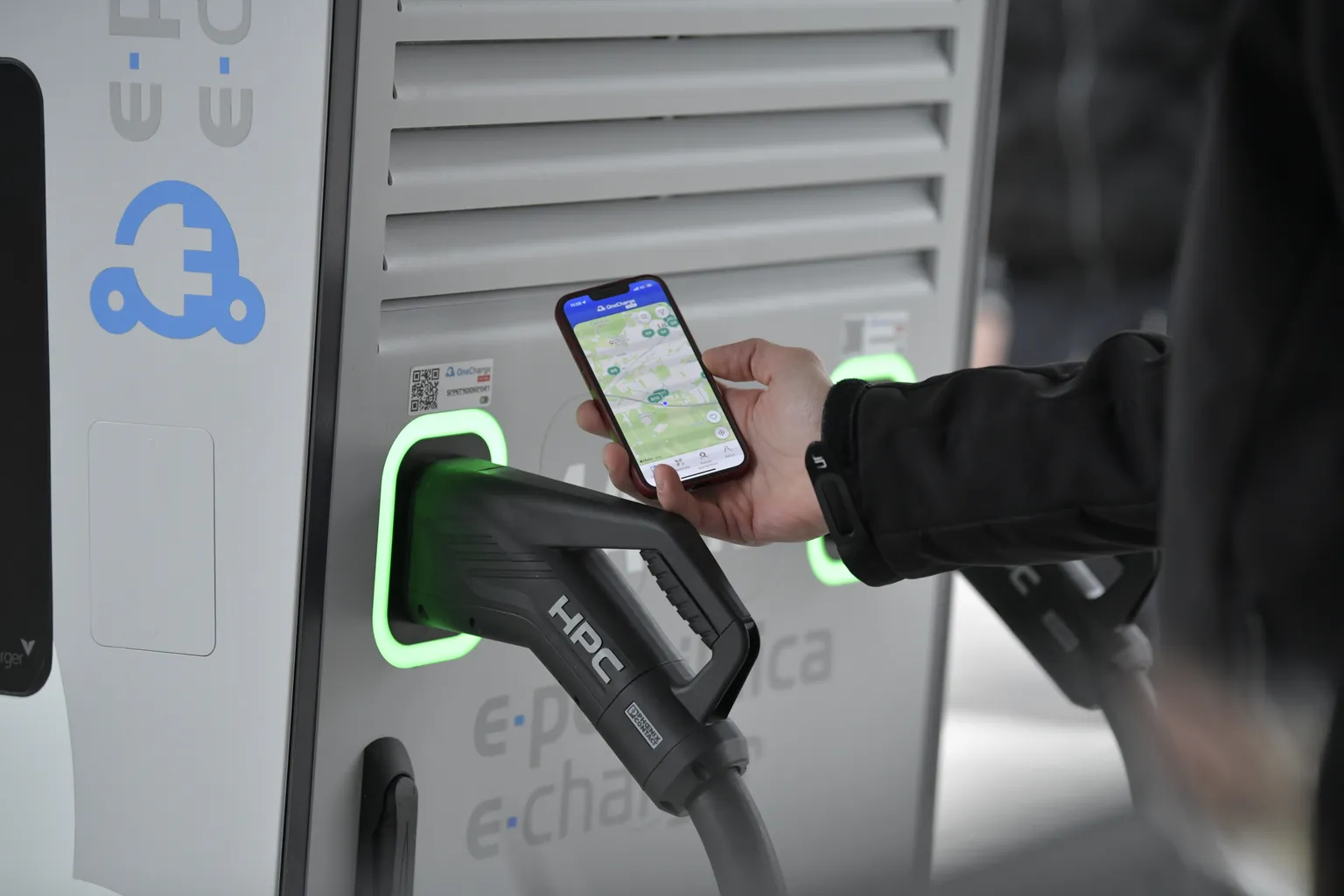 Polnjenje električnega avtomobila