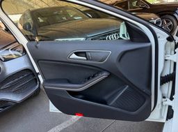 Zunanja slika - Mercedes-Benz A-Razred - 45 AMG 4MATIC XENON NAVI PDC TEM ŠPORTNI IZPUH... - 11 - Predogledna slika