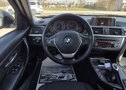 Zunanja slika - BMW Serija 3 - Touring: 320d LUXURY °Bi-XENON °ALU 17 °2. lastnik ODLIČ - 12 - Predogledna slika