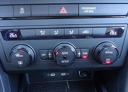 Zunanja slika - Seat Ateca - 1.0 TSI  HOLA 116KM - CELOETNE PNEVMATIKE - - 16 - Predogledna slika