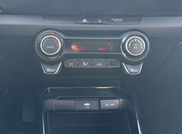 Zunanja slika - KIA Stonic - 1.2 DPI 57.9 kW  79 KM  LX Urban+ M T - 12 - Predogledna slika