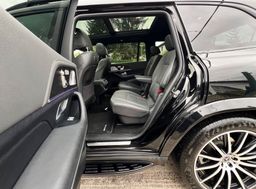 Zunanja slika - Mercedes-Benz GLS-Razred - GLS 400 d 4MATIC AMG NIGHT ACC LED 6 SEDEŽEV PANO - 18 - Predogledna slika