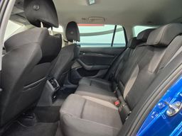 Notranja slika - Škoda Octavia - Combi Active 2.0 TDI - 7 - Predogledna slika