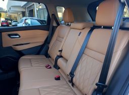 Notranja slika - Nissan X-Trail - HEV E-4ORCE 213 TEKNA+ - 11 - Predogledna slika