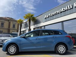 Zunanja slika - Hyundai i30 Wagon - 1.4 CVVT STYLE 1.LASTNICA SLO NAKUP NA OBROKE - 4 - Predogledna slika