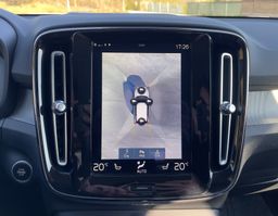 Notranja slika - Volvo XC40 - B4P AWD Inscription Avt. - 14 - Predogledna slika