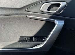 Zunanja slika - KIA Ceed - 1.5 T-GDi EX Champion ISG. MT - 14 - Predogledna slika