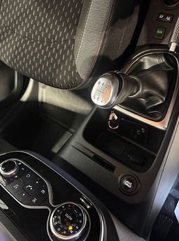 Zunanja slika - Renault Captur - Intens TCe 90-SLO-1 LAST- LED- NAVI-KLJUKA - 12 - Predogledna slika
