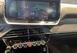 Zunanja slika - Peugeot 2008 - 1.LASTNIK-PANORAMA-NAVIGACIJA-KEYLESS-VIRTUAL-LED - 14 - Predogledna slika