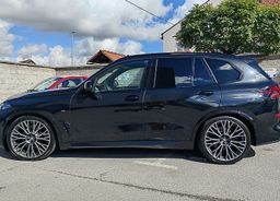 Zunanja slika - BMW X5 - serija : 30d-XD-M-PAKET-ZRAČNO-PANO-SOFT-CL-360KAM-LASER-22 - 2 - Predogledna slika