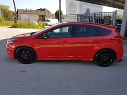 Zunanja slika - Ford Focus - 1,0 EcoBoost ST Line Red Black - 4 - Predogledna slika