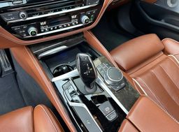 Zunanja slika - BMW Serija 5 - Touring: 530d M PAKET LED NAVI PDC KAMERA PANO RADAR TOP - 17 - Predogledna slika