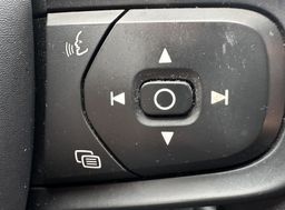 Zunanja slika - Volvo XC40 - D3 A AWD Momentum KAMERA.NAVI.ALU.4X4.TOP - 5 - Predogledna slika