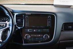 Zunanja slika - Mitsubishi Outlander - 2.0 Mivec 4WD INSYLE+ - 15 - Predogledna slika