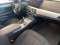 Notranja slika - BMW Serija 5 - 520d Touring AVT+NAVI+LED+PDC+JAMSTVO - 10 - Predogledna slika
