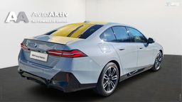 Zunanja slika - BMW Serija 5 - 520i Limuzina - 2 - Predogledna slika