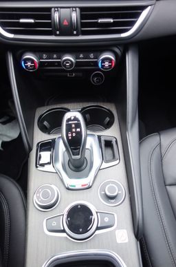 Zunanja slika - Alfa Romeo Giulia - 2.0 Turbo 280 Ti AT8 Q4 - 11 - Predogledna slika