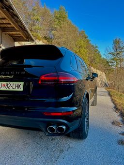 Zunanja slika - Porsche Cayenne - S E-Hybrid Platinum Edition Tiptronic - 3 - Predogledna slika