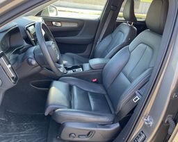 Notranja slika - Volvo XC40 - B4P AWD Inscription Avt. - 12 - Predogledna slika