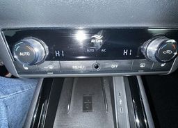 Zunanja slika - Škoda Kamiq - Scout 1.5 TSI 110kW.NEMŠKI.KAMERA.LED.NAVI.2024 - 10 - Predogledna slika