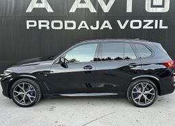 Zunanja slika - BMW X5 - serija : 45e MSPORT-VK-KAM360-NAVI-21COL-ACC-SAMO 44.285KM - 4 - Predogledna slika