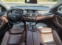 Zunanja slika - BMW Serija 5 - : 530i AUT. SPORT 272ks °HUD °USNJE °ALU 18 - 9 - Predogledna slika