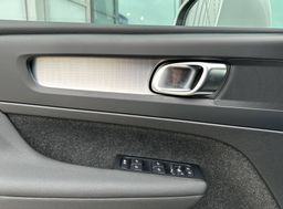 Zunanja slika - Volvo XC40 - B3 P Core AT DCT - 13 - Predogledna slika